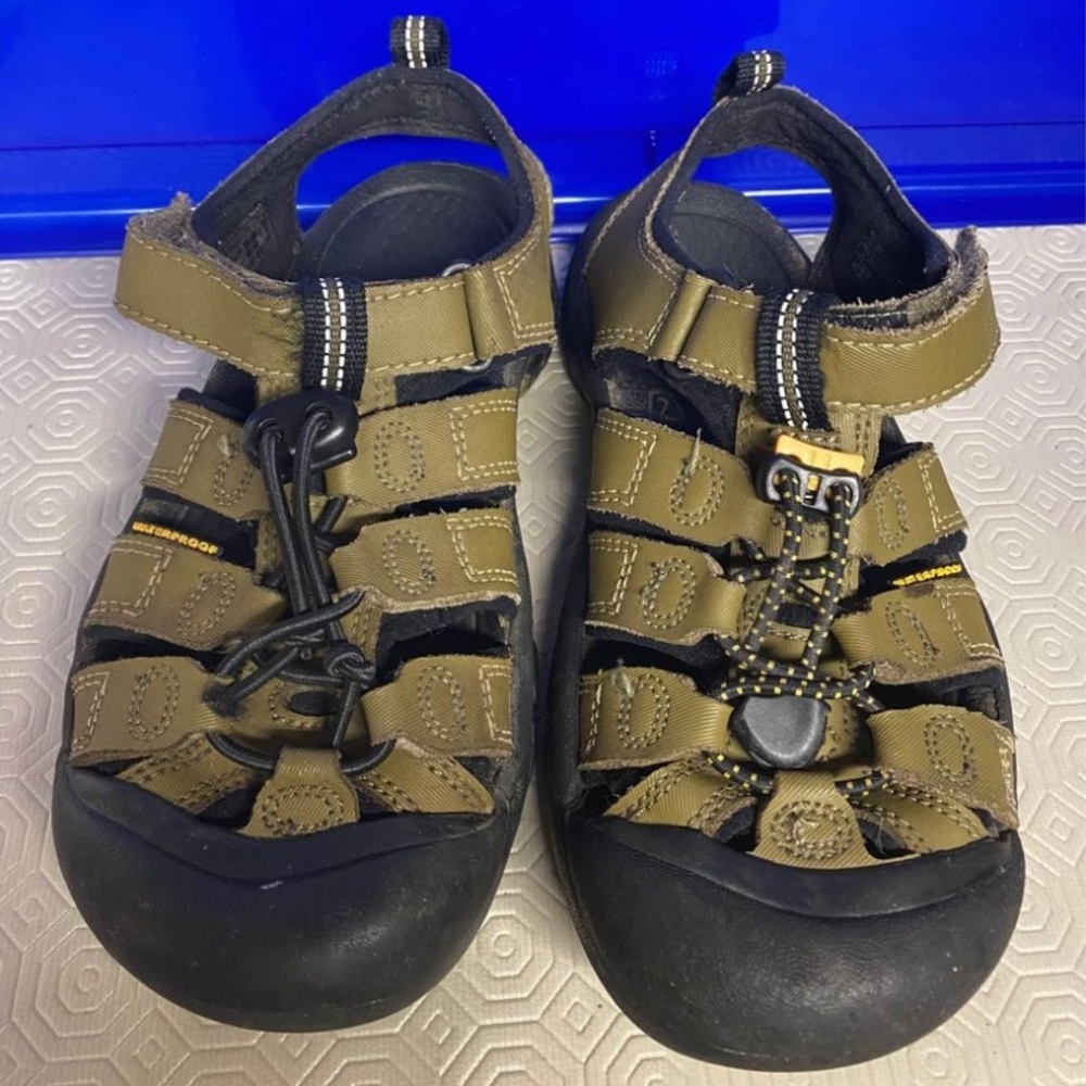 KEEN NEWPORT H2 KIDS WATERSHOES SANDALS Sz 2